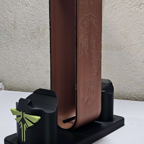 Headphone and Controller Stand inspired by The Last of Us 2