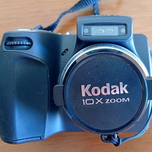 Kodak EasyShare DX6490 camera like new