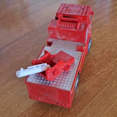 Fire truck used, pack of 2 toy cars