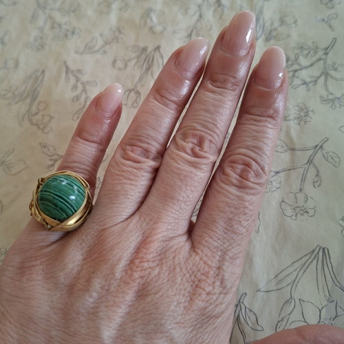 Ring with green malachite stone, like new, adjustable