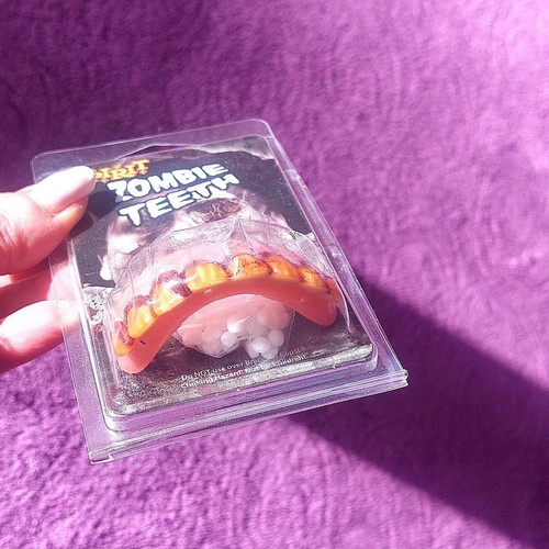 Zombie teeth carnival mask