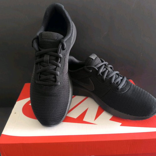 Nike athletic shoes new black size 38.5