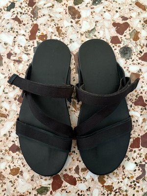 Zara men's sandals black like new, size 43