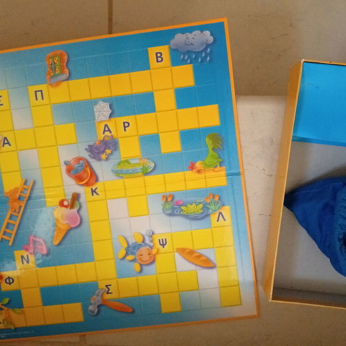 Scrabble Junior board game like new