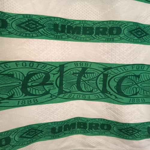Celtic 1995-1996 kids jersey like new, signed