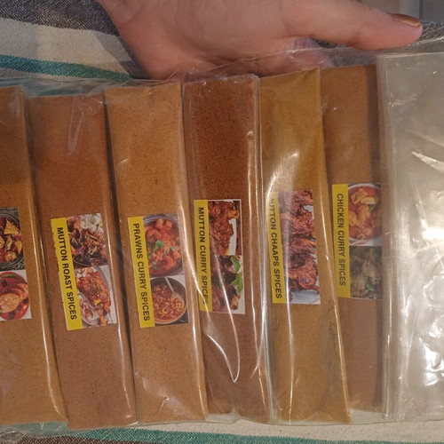 Spices from Dubai new, set of 12 for curry and roast dishes