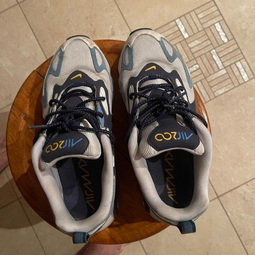 Nike Unisex Airmax Shoes Size 42 Like New