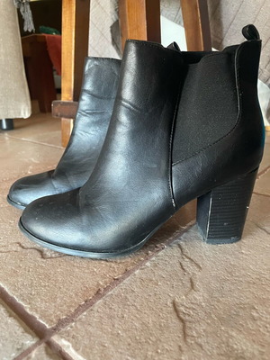 Ankle boots size 40 used, black, 8 cm heel