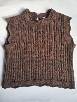 Defacto knitted tank top like new, size 11-12 years, brown