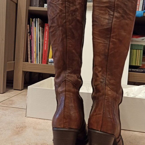Leather women's boots 100% Italian, new, size 39, brown