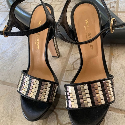 Wall Street Exclusive Collection sandals size 36