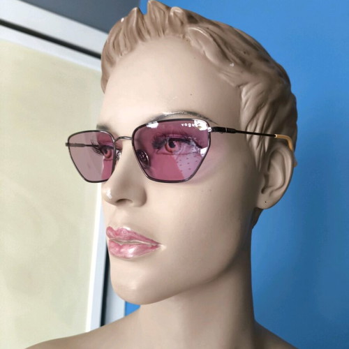 Vogue 4316S 514976 56 sunglasses new, pink lenses