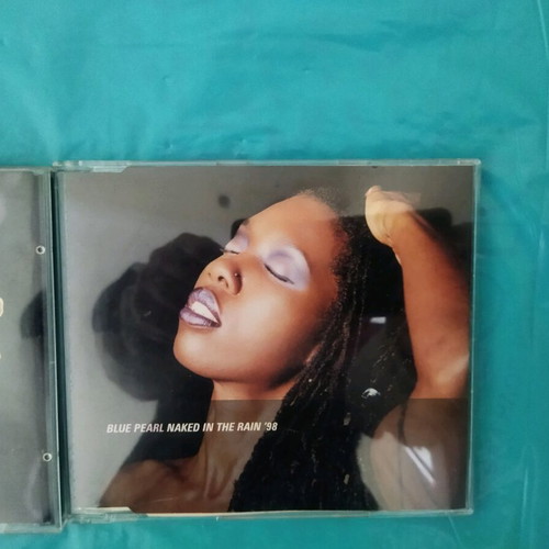 Blue Pearl Naked in the Rain '98 and Daft Punk Homework CD like new, electronic