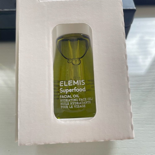 Self Care Box new with Elemis Superfood Facial Oil, Frank Body Scrub, Vichy T-Bar