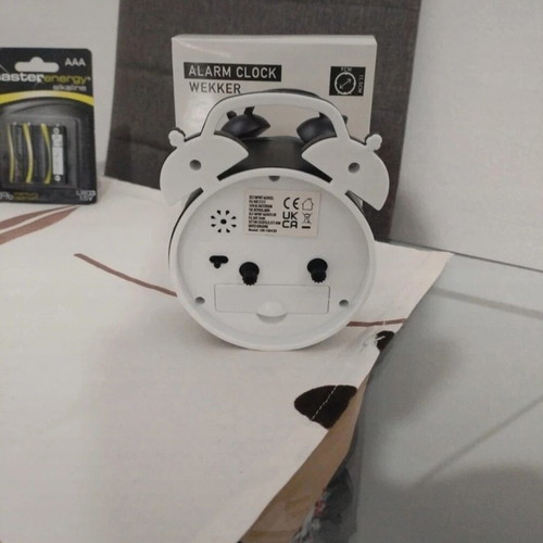 Alarm clock analog tabletop new with alkaline batteries