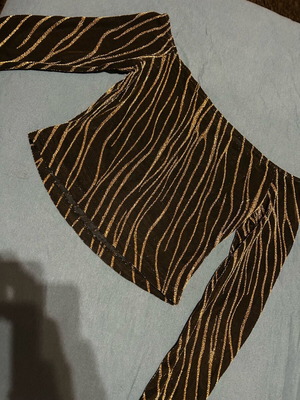 Blouse new, size S, black with gold