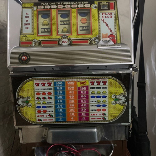 Bally Manufacturing Chicago USA slot machine used, authentic 1960 collectible