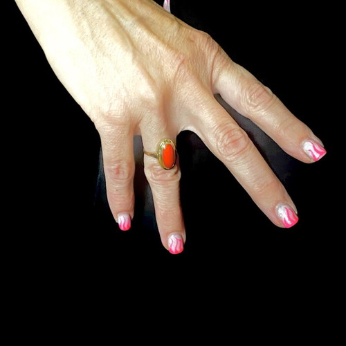 Gold ring with Mediterranean coral like new