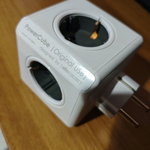 Allocacoc Original PowerCube 4-Socket with 2 USB-A like new power strip