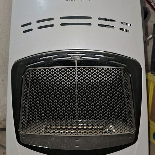 Delonghi gas heater like new with wheels and double safety system