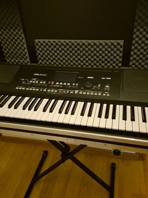 KORG PA300 arranger keyboard like new with Greek rhythms, case, stand, pedal