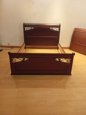 Classic bed cherry brown new