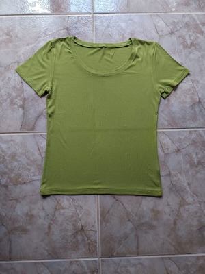 Short-sleeve blouse green, like new, size M