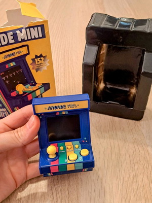 Retro Legami Arcade Mini console like new