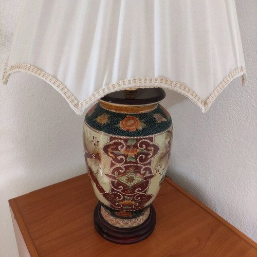 Table lamp Chinese decorative large like new with lampshade