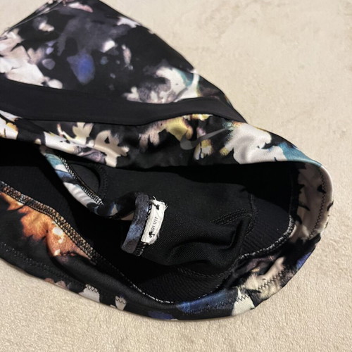 Nike sports bra like new, multicolor, size S
