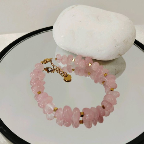 Handmade bracelet with rose quartz and hematite in gold color made to order