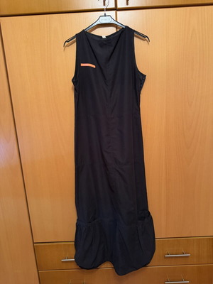 Jezebel black long dress like new, with pockets and zipper
