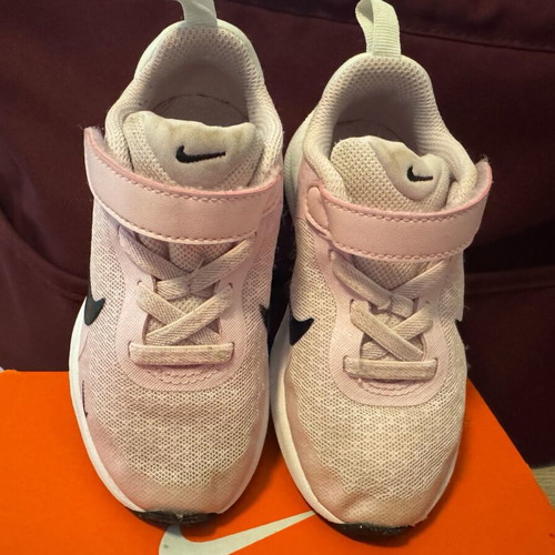 Nike baby shoes used, size 25