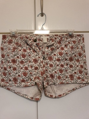 Σορτσάκι φλοράλ H&M σαν καινούργιο, μέγεθος L 40 12, άσπρο και ροζ