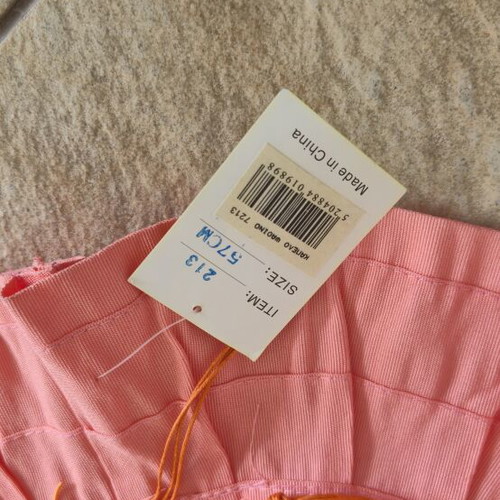 Women's hat new, coral color, size M