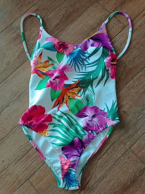 Women's one-piece swimsuit like new, size S