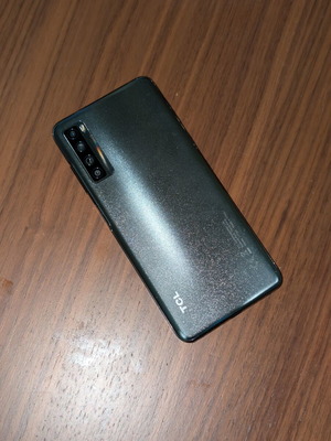 TCL 20+ smartphone used with cracked screen, 256GB storage, 6GB RAM