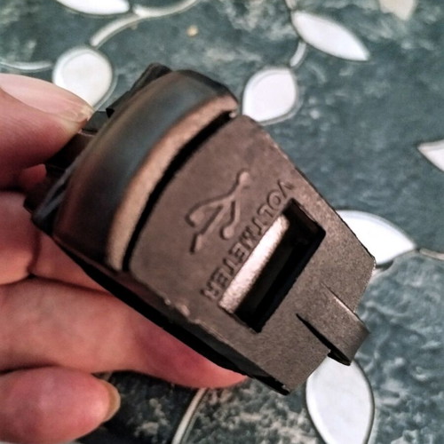 Usb charger for car like new