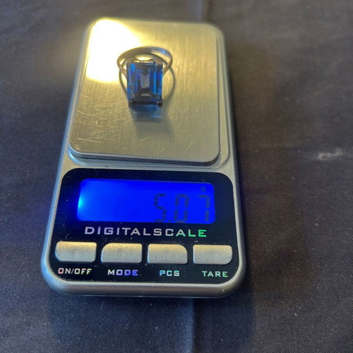 Silver 925 ring with blue stone like new