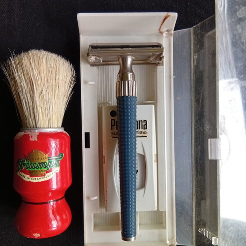 Gillette razor used with shaving brush and original case set