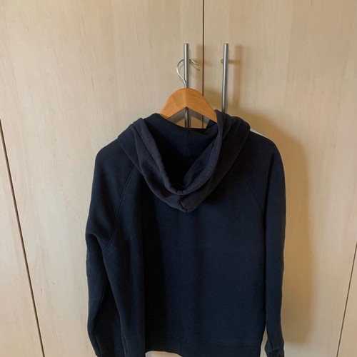 Hollister sweatshirt used, black with hood and zipper, size L