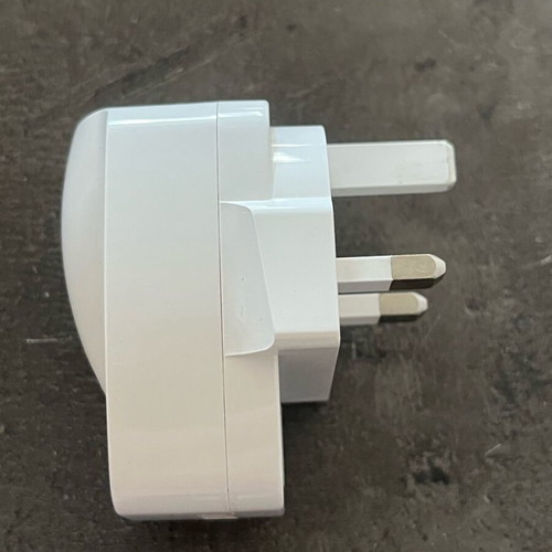 Travel adapter UK to USA (Type B) like new