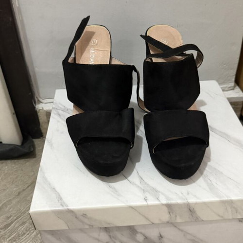 Black sandals used, 12 cm heel, size 37