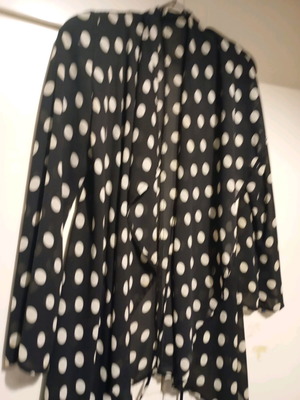 Polka Dot Shirt Black and White like new, size XXXL