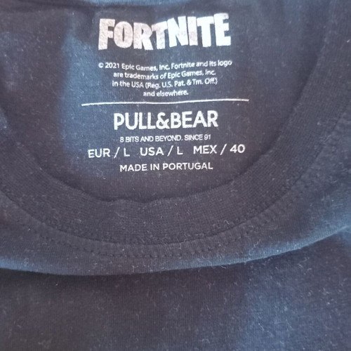 Fortnite T-Shirt Pull & Bear like new, size L, black multicolor