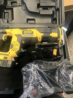 Σπαθόσεγα Μπαταρίας Stanley FatMax 18V FMC670LB Καινούργια