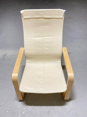 Poäng armchair like new with curved lines and flexible wood