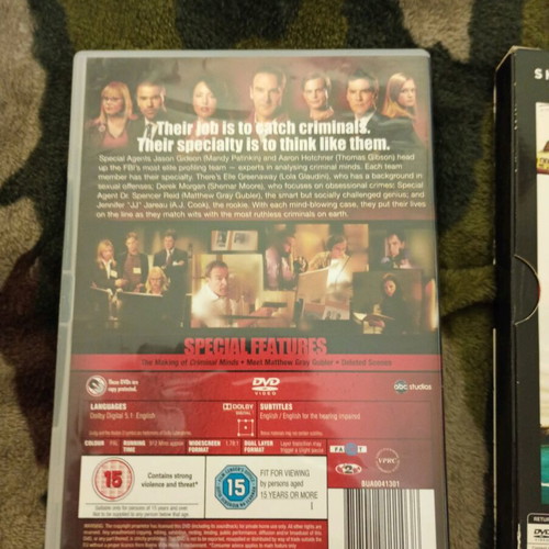 DVD packs with crime and horror movies like new, Criminal Minds missing disc