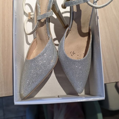 White pumps like new, size 35