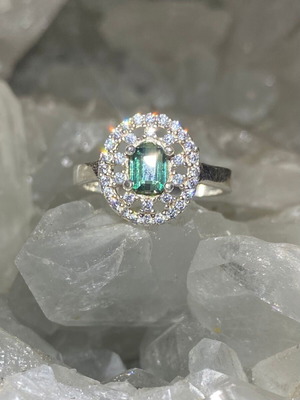 Silver ring with natural emerald and moissanite, new